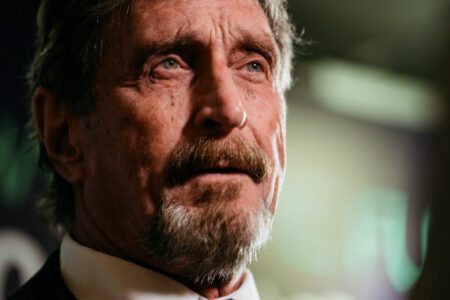 當代狂人狂過頭！McAfee 涉嫌逃稅被捕，又遭 SEC 指控違法兜售 ICO