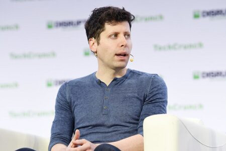 OpenAI 執行長 Sam Altman 新文：幾千天後，人類或將進入超級智慧時代