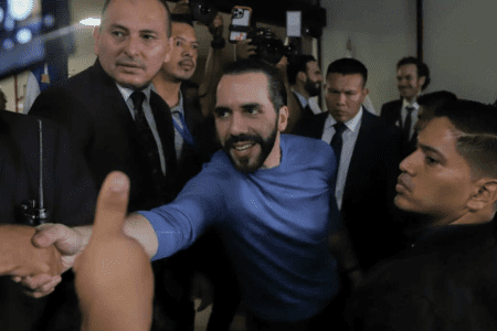 薩爾瓦多總統 Nayib Bukele 獲黨內提名尋求連任，遭批評者質疑違憲