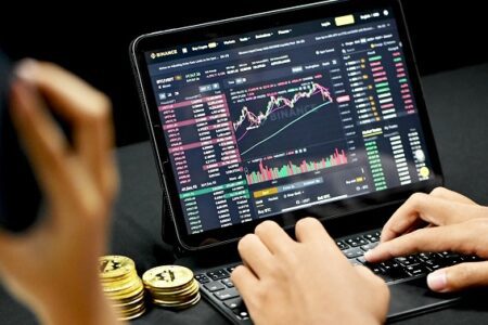 Bitfinex 分析師：大選不確定性引發回調，山寨幣短期復甦前景渺茫